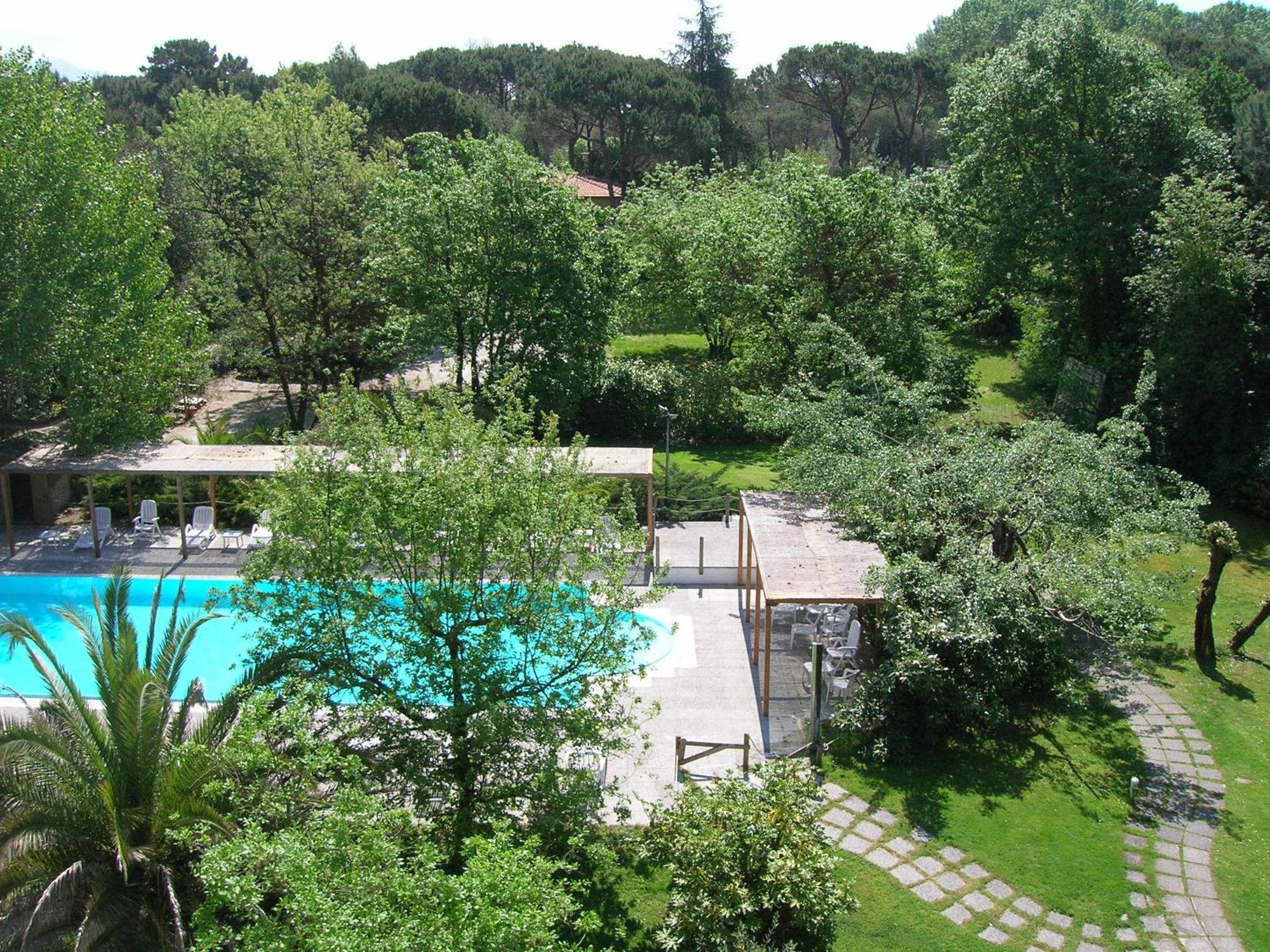 Hotel La Bussola Marina di Massa Exterior photo